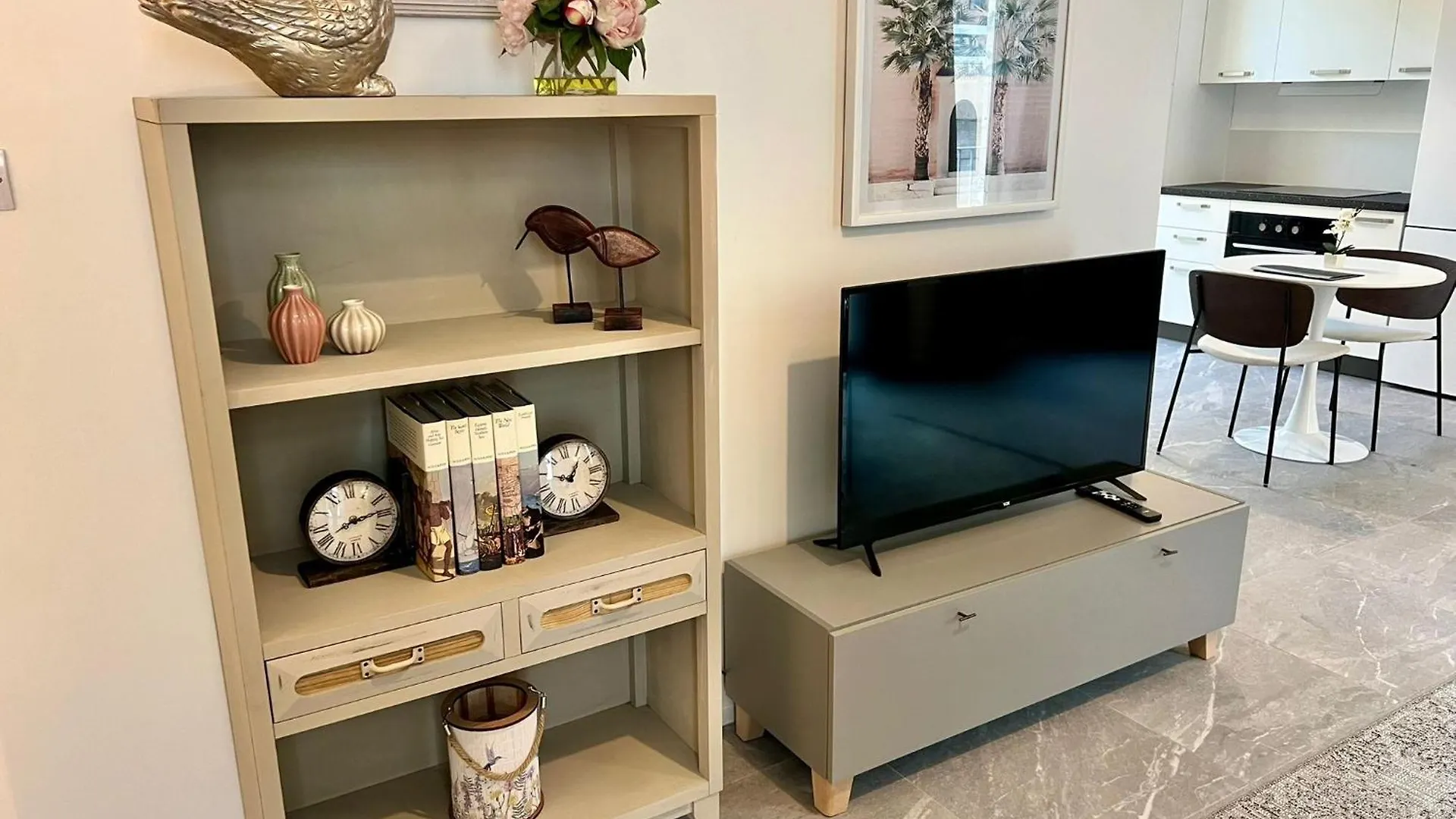 Stylish Boutique Duplex Apartment Home With Outdoor Space - Grey Hamrun