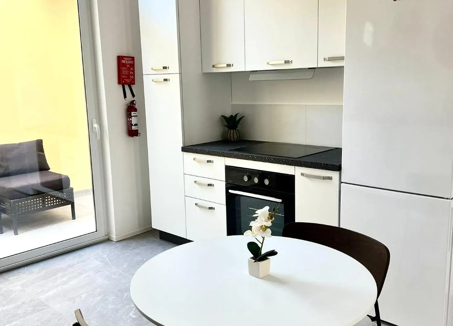 Stylish Boutique Duplex Apartment Home With Outdoor Space - Grey Hamrun Malta