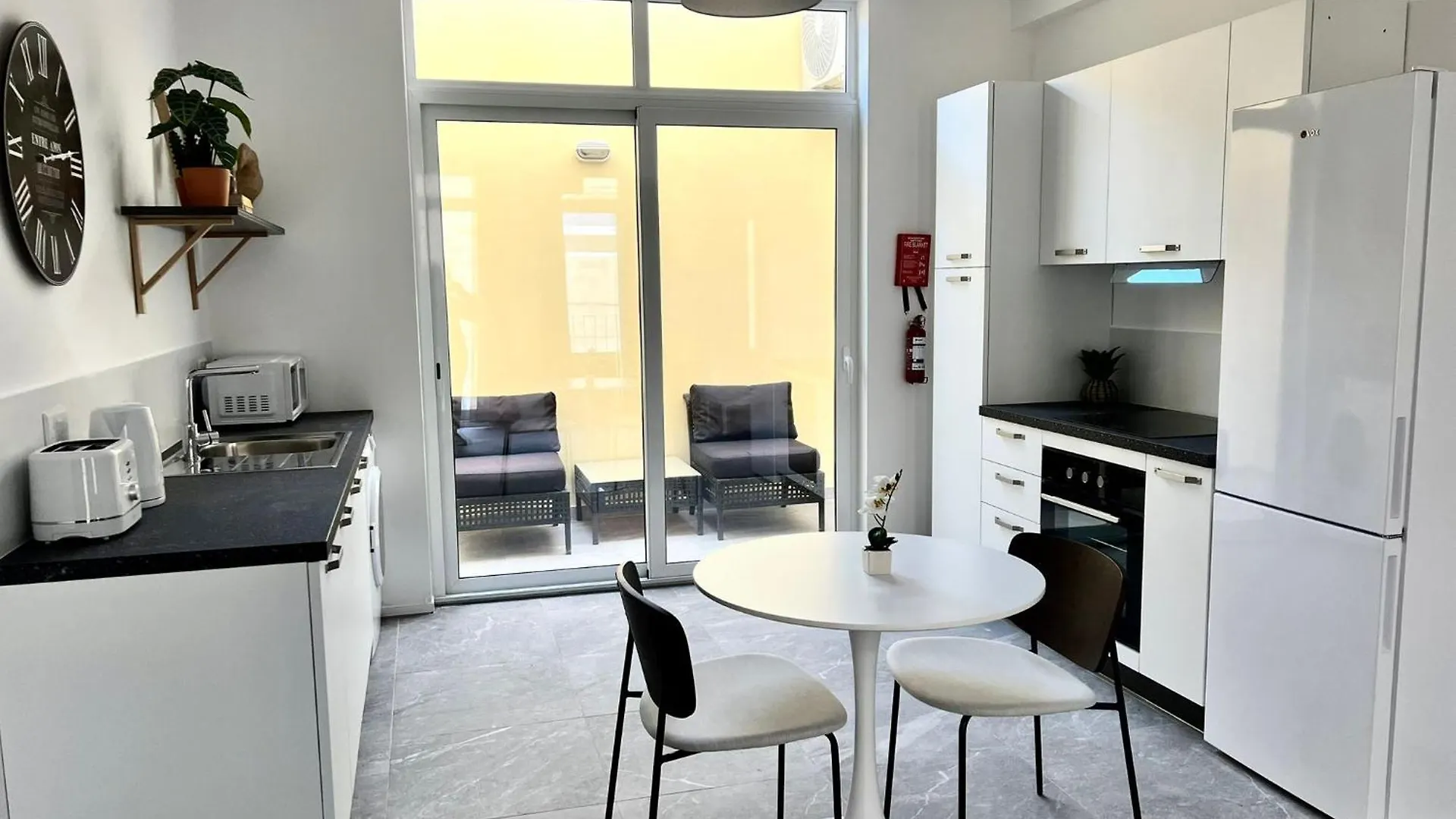 Stylish Boutique Duplex Apartment Home With Outdoor Space - Grey Hamrun